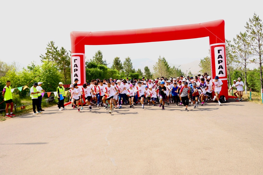 Olympians and schoolchildren join hands in joyous Fun Run in Mongolia