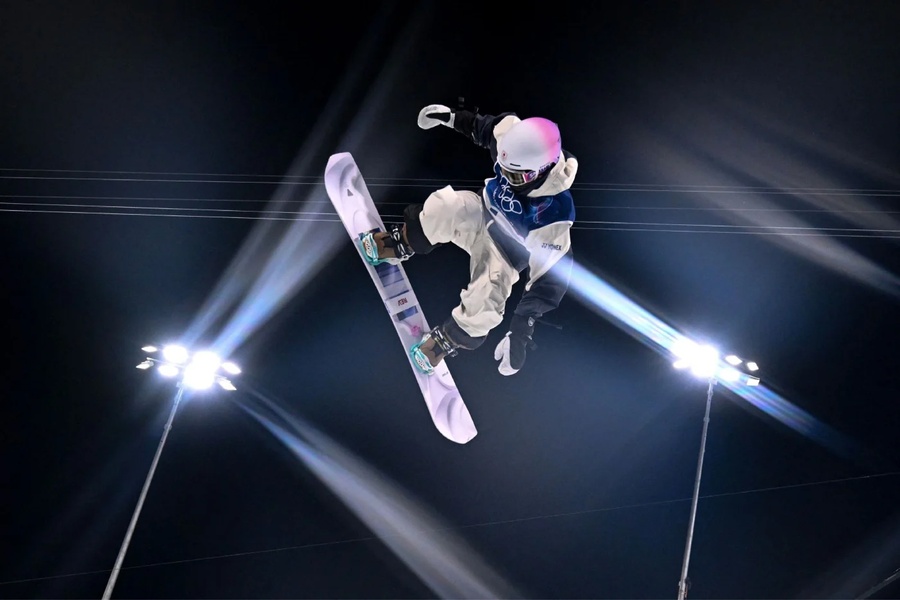 Japan's Yuto Totsuka competes in the snowboard men's halfpipe final (Photo: AFP/New Straits Times)