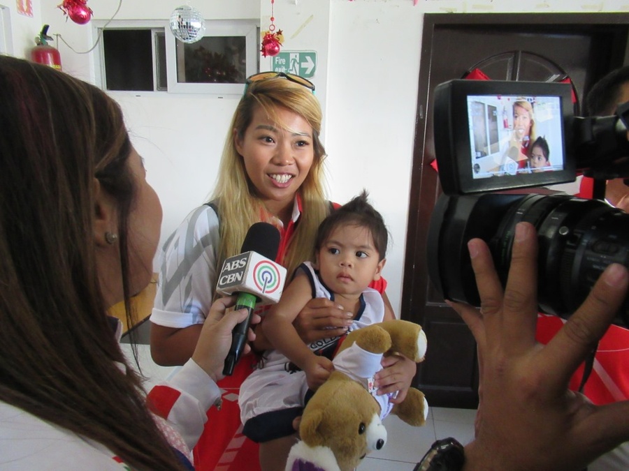 Clare Yau of Singapore Wakeboarding chats to the ABS CBN TV channel.
