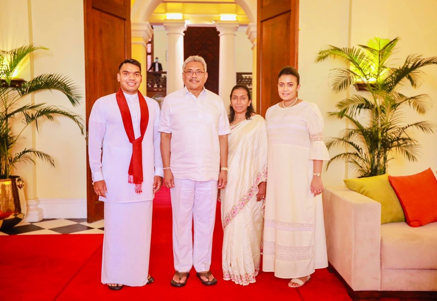 Namal Rajapaksa and his wife flank President Gotabaya Rajapaksa and his wife. © Namal   Rajapaksa Facebook